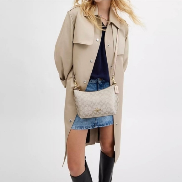 NWT！COACH ZIP TOP SHOULDER BAG IN SIGNATURE CANVAS（COACH CW391） - Picture 6 of 7